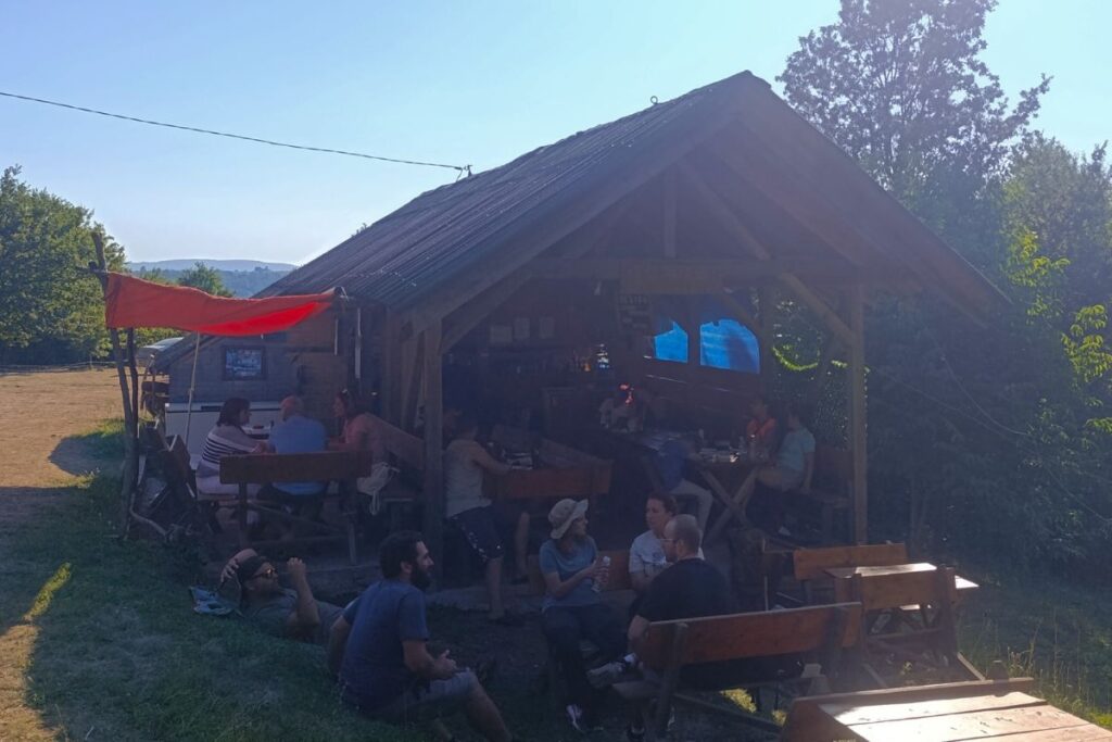 Kafana Pećura u izletištu Sesalačke pećine