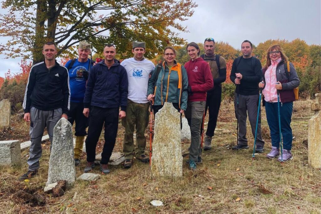 čišćenje srpskog groblja u Panagici