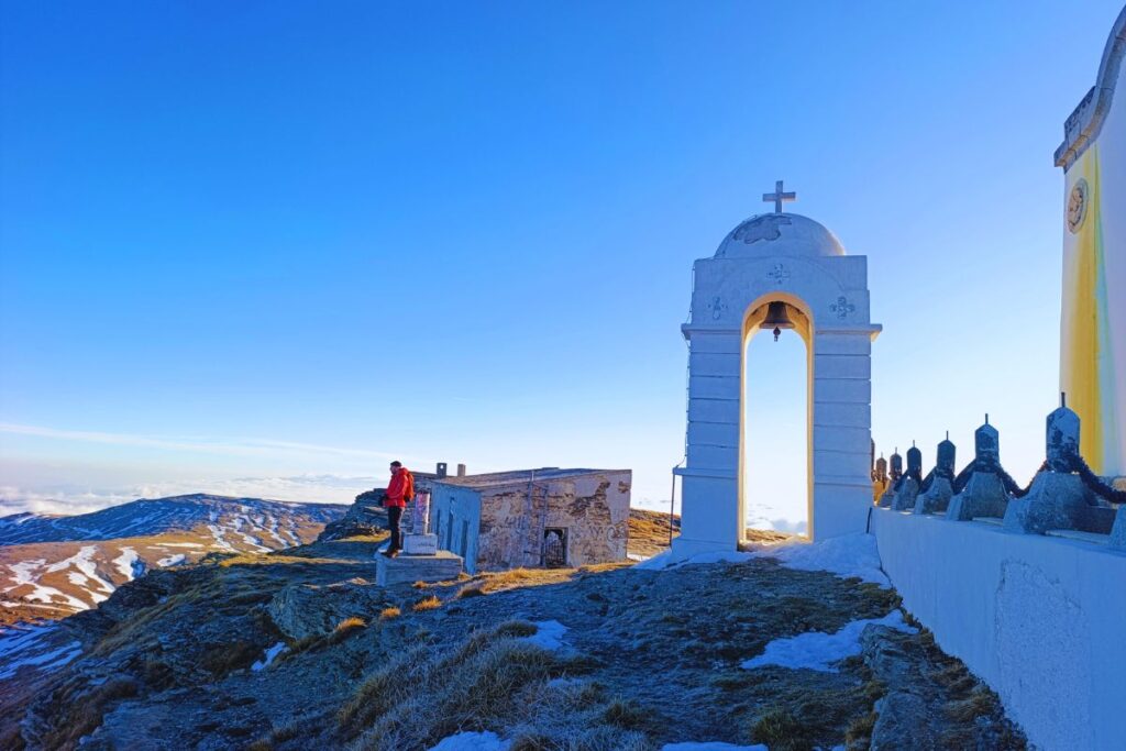zvonik pokraj spomen kapele na Kajmakčalanu