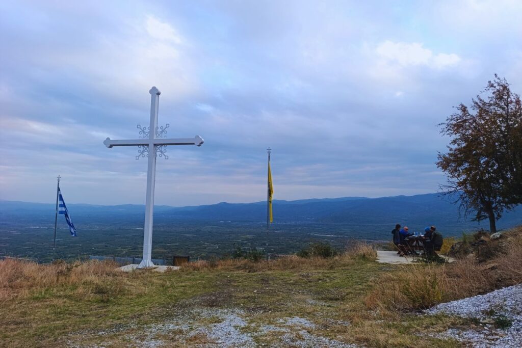pogled sa velikog krsta Požar Lutra