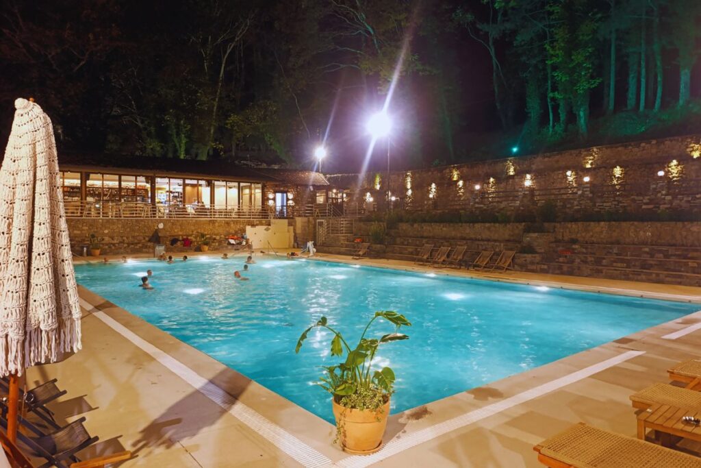 bazen u banji požar lutra