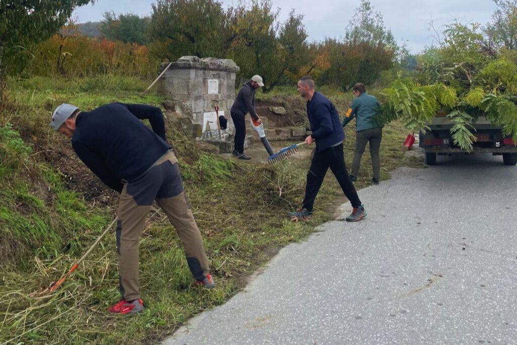 čišćenje česme u Ksifijaniju